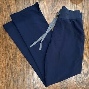 Figs women’s high waist Dowa scrub pants, navy size small petite
